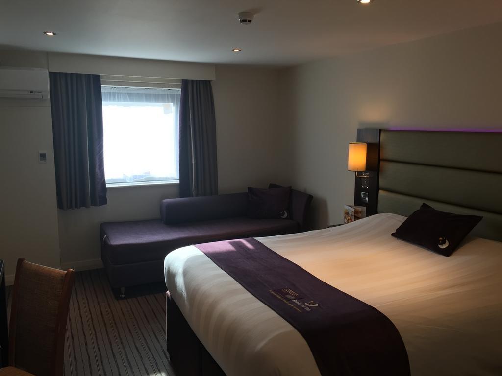 Premier Inn London Wimbledon South Szoba fotó