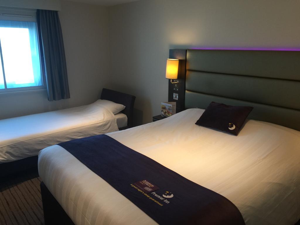 Premier Inn London Wimbledon South Szoba fotó