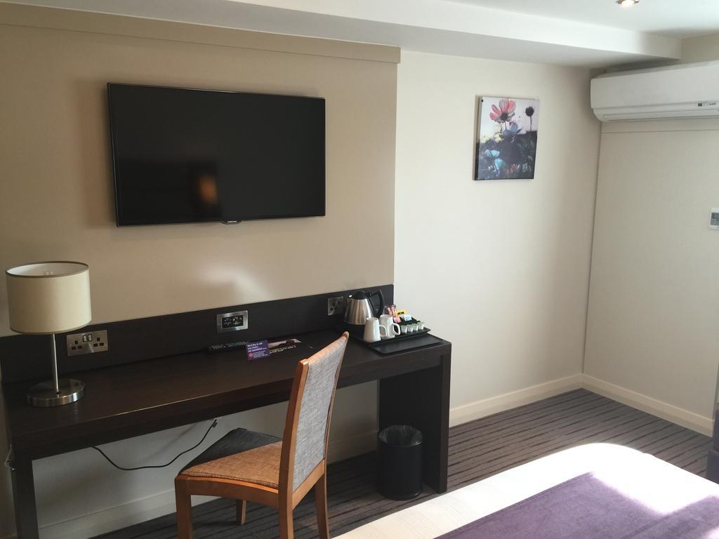 Premier Inn London Wimbledon South Szoba fotó