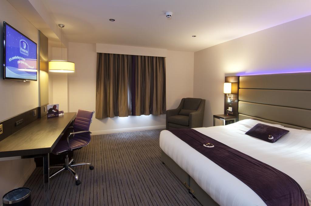 Premier Inn London Wimbledon South Szoba fotó